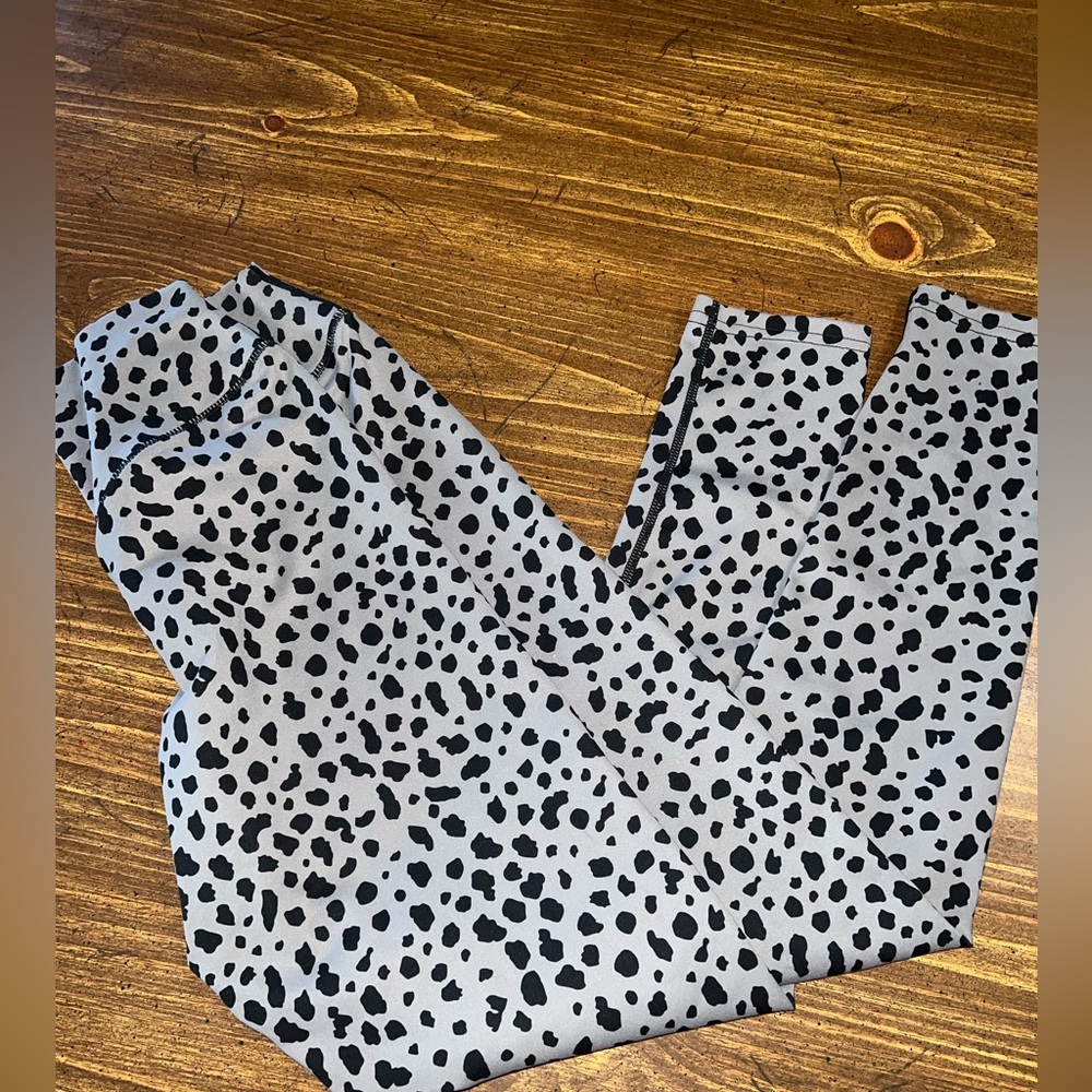 Balance Athletica Snow leopard Leggings - Picture 4 of 6